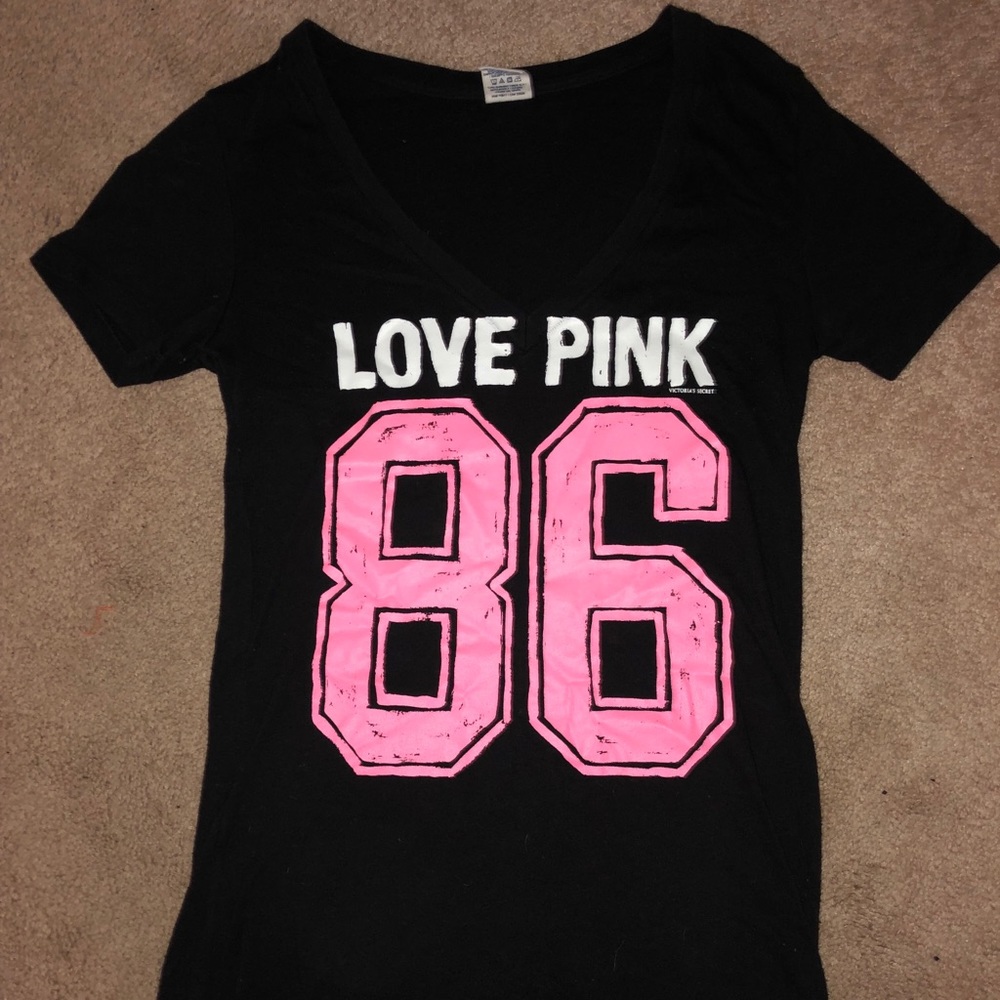 Victoria’s Secret Pink v-neck shirt - XS